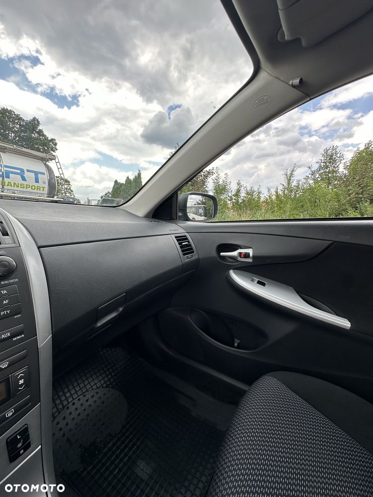 Toyota Corolla 1.6 Premium - 12
