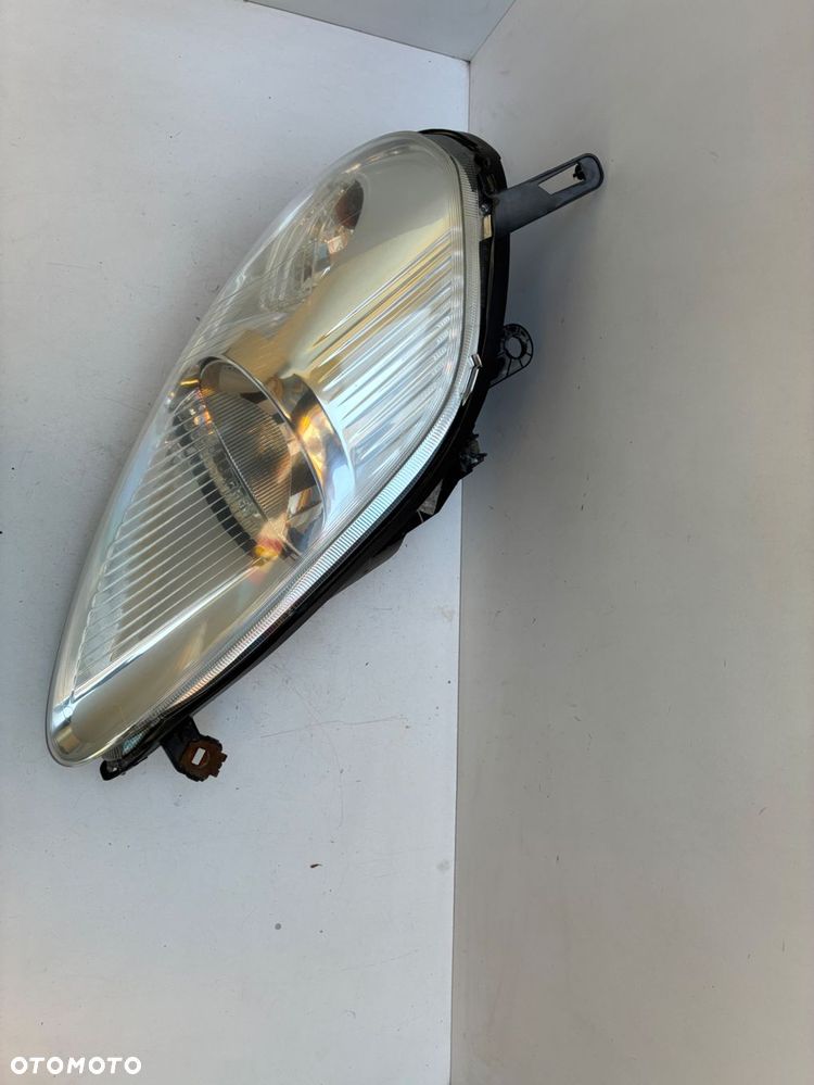 FIAT GRANDE PUNTO LAMPA PRZÓD PRZEDNIA PRAWA  EUROPA - 8