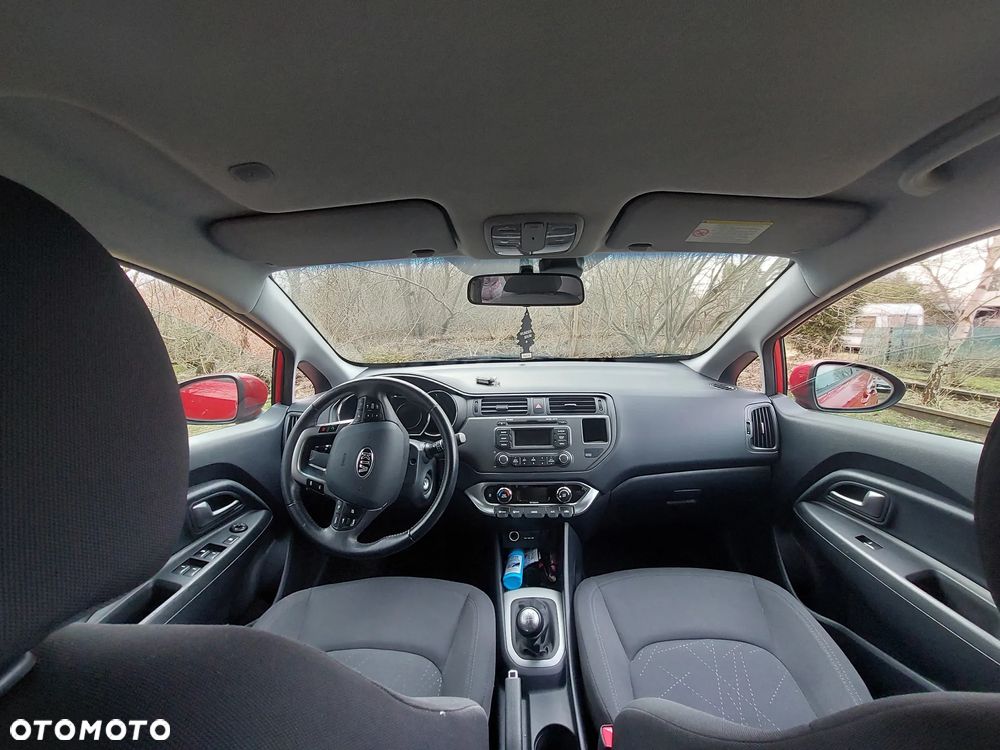 Kia Rio - 4