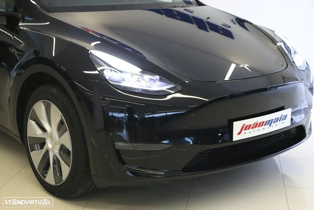 Tesla Model Y - 3