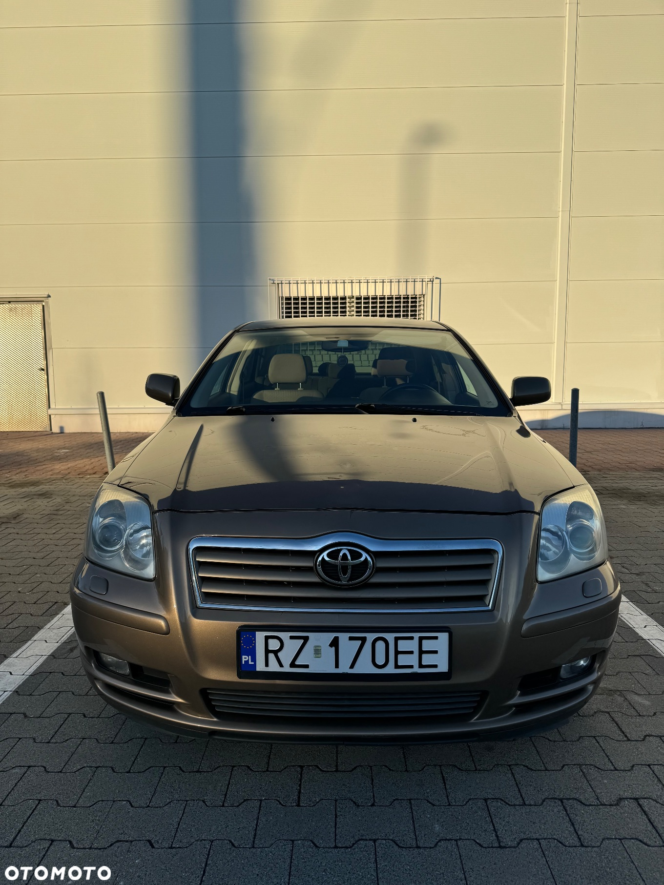 Toyota Avensis 2.0 D-4D High - 15