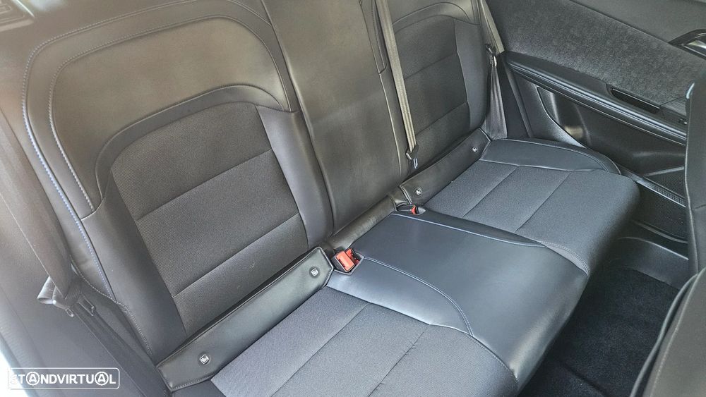 MG MG4 64 kWh Luxury - 34