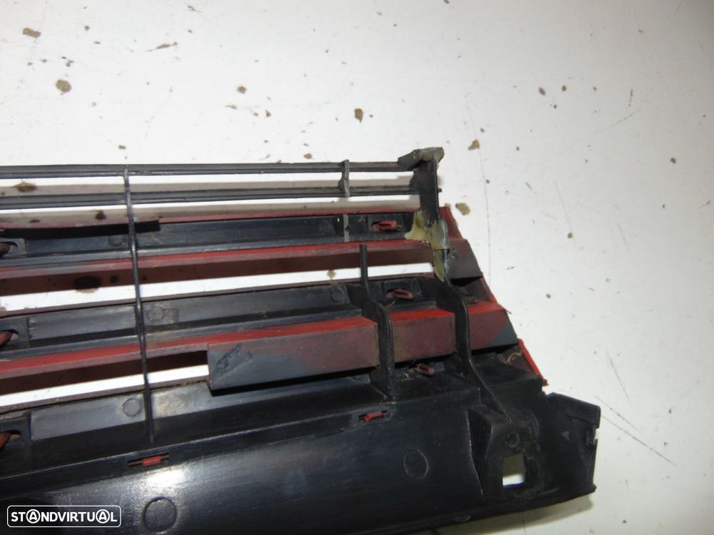 Peugeot 205 grelha - 5