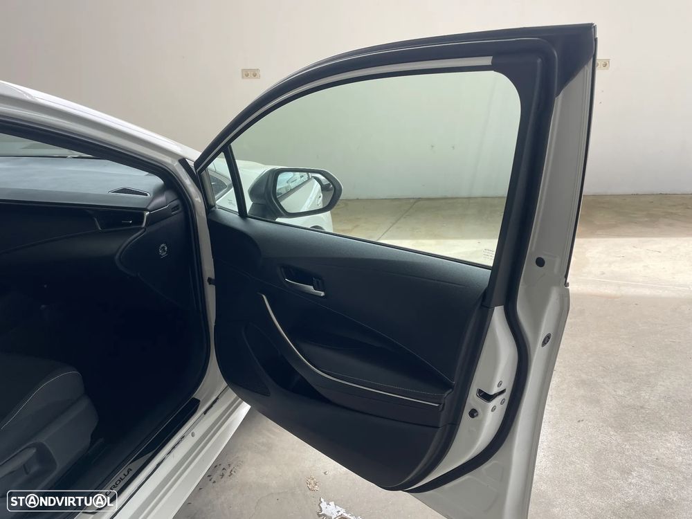 Toyota Corolla 1.8 Hybrid Exclusive - 19