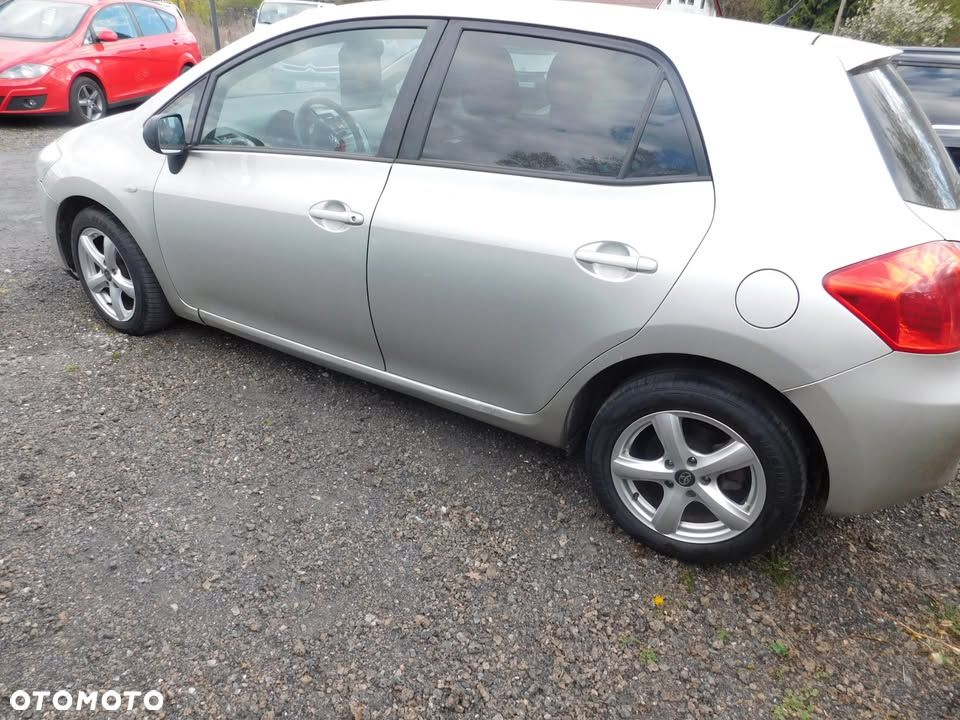 Toyota Auris 1.4 D-4D Luna - 4