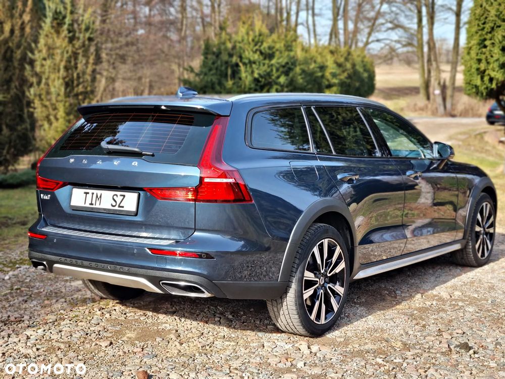 Volvo V60 Cross Country B5 B AWD Plus - 14