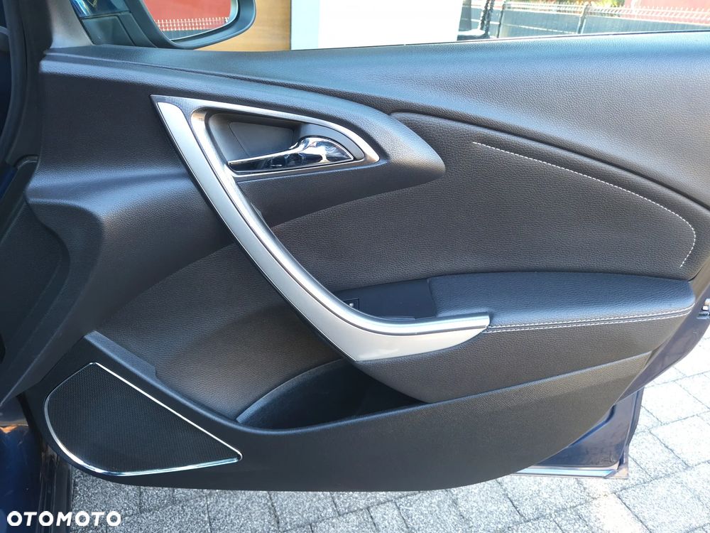 Opel Astra 1.6 Turbo Innovation - 32
