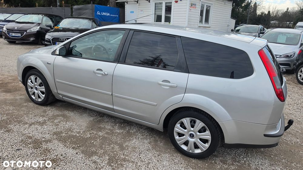 Ford Focus 1.6 Ghia - 33