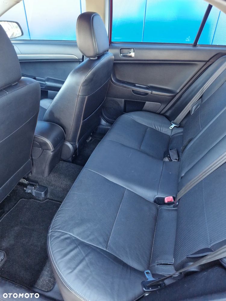 Mitsubishi Lancer 1.8 Intense - 19