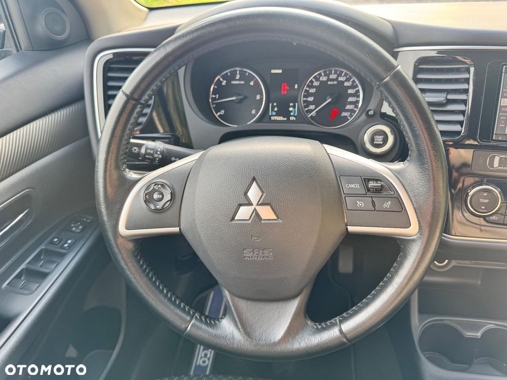 Mitsubishi Outlander 2.2 DI-D 4WD Intense - 20