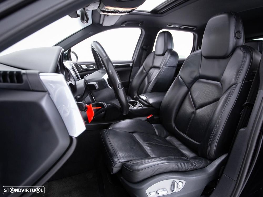 Porsche Cayenne - 10