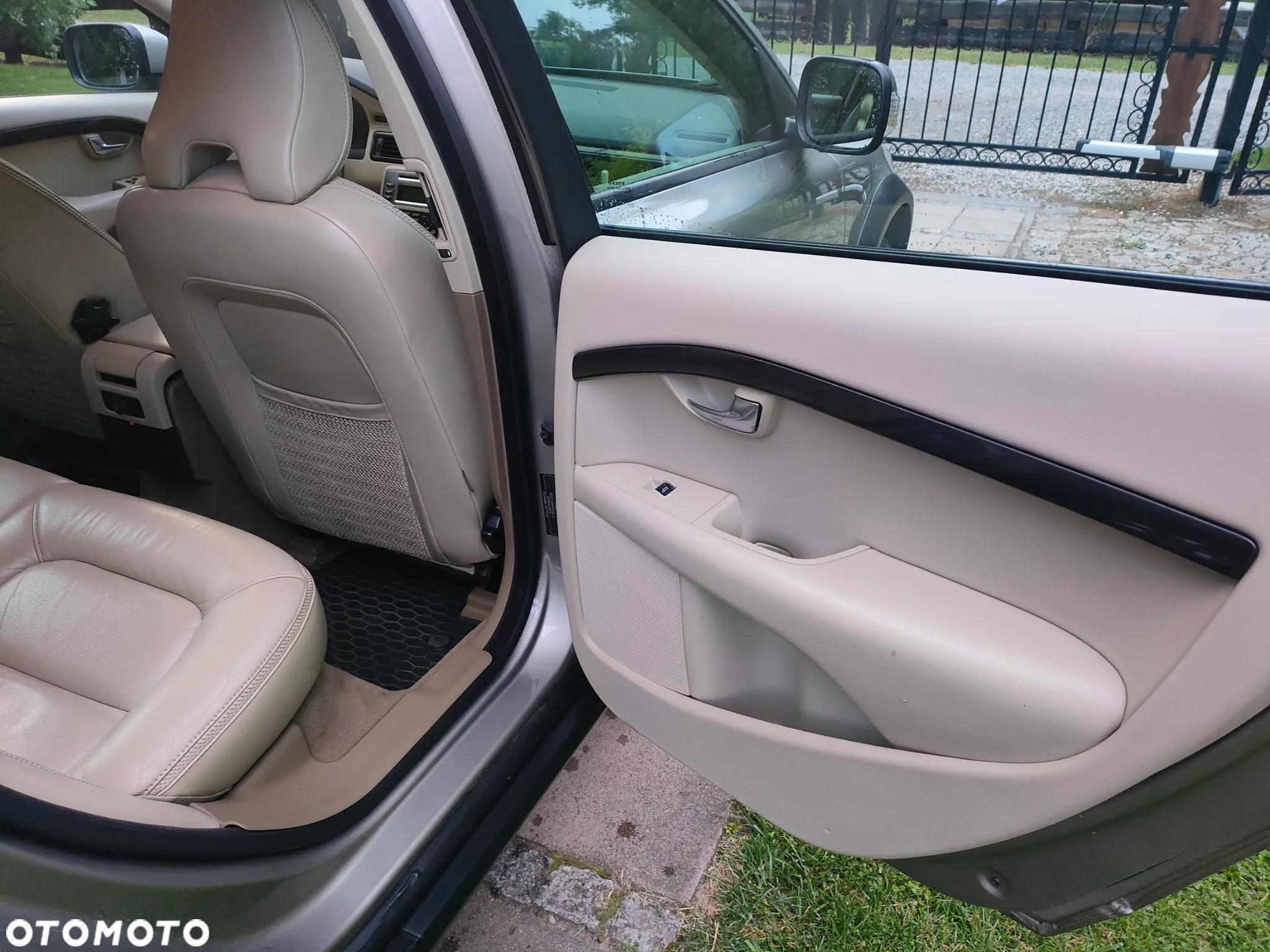 Volvo XC 70 - 12