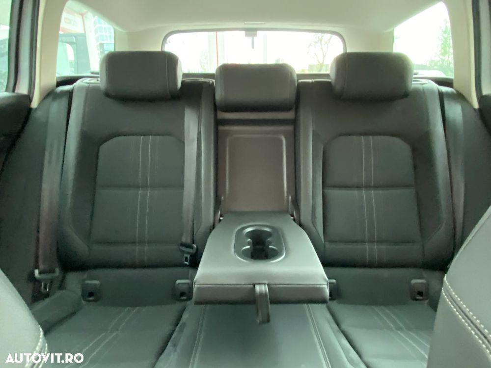 Volkswagen Passat Alltrack 2.0 TDI 4Motion - 30