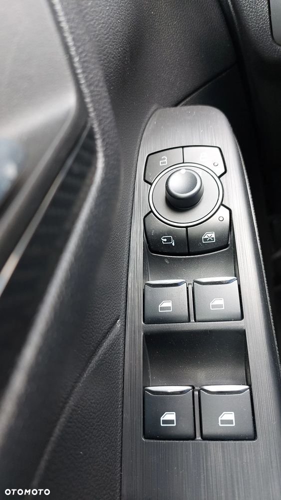 Ford Kuga 1.5 EcoBoost FWD ST-Line - 29