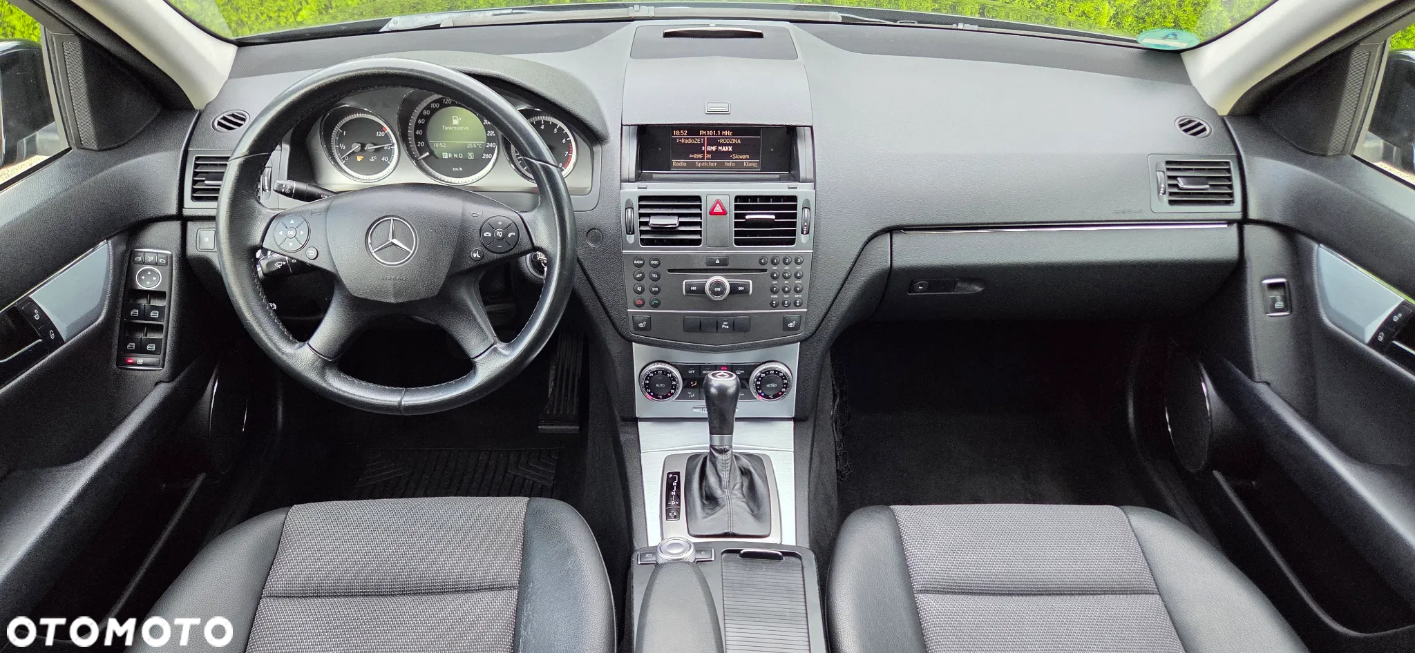 Mercedes-Benz Klasa C 180 T CGI Automatik BlueEFFICIENCY Avantgarde - 17