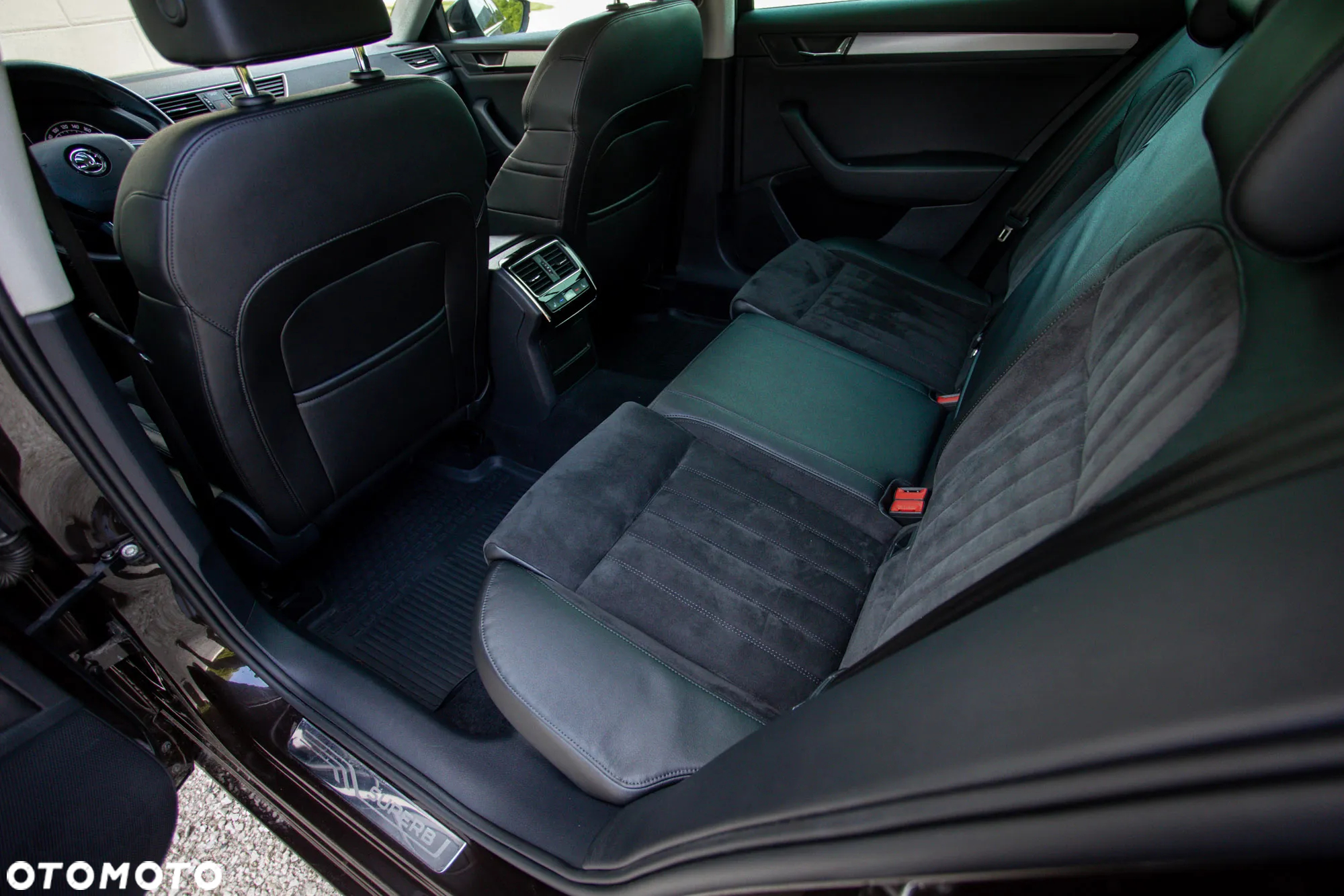 Skoda Superb 2.0 TDI DSG L&K - 21