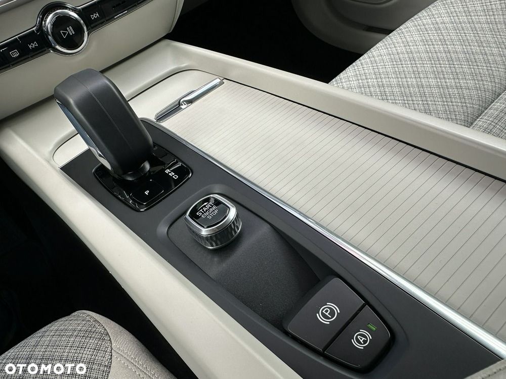 Volvo V60 B3 B DKG Essential - 29