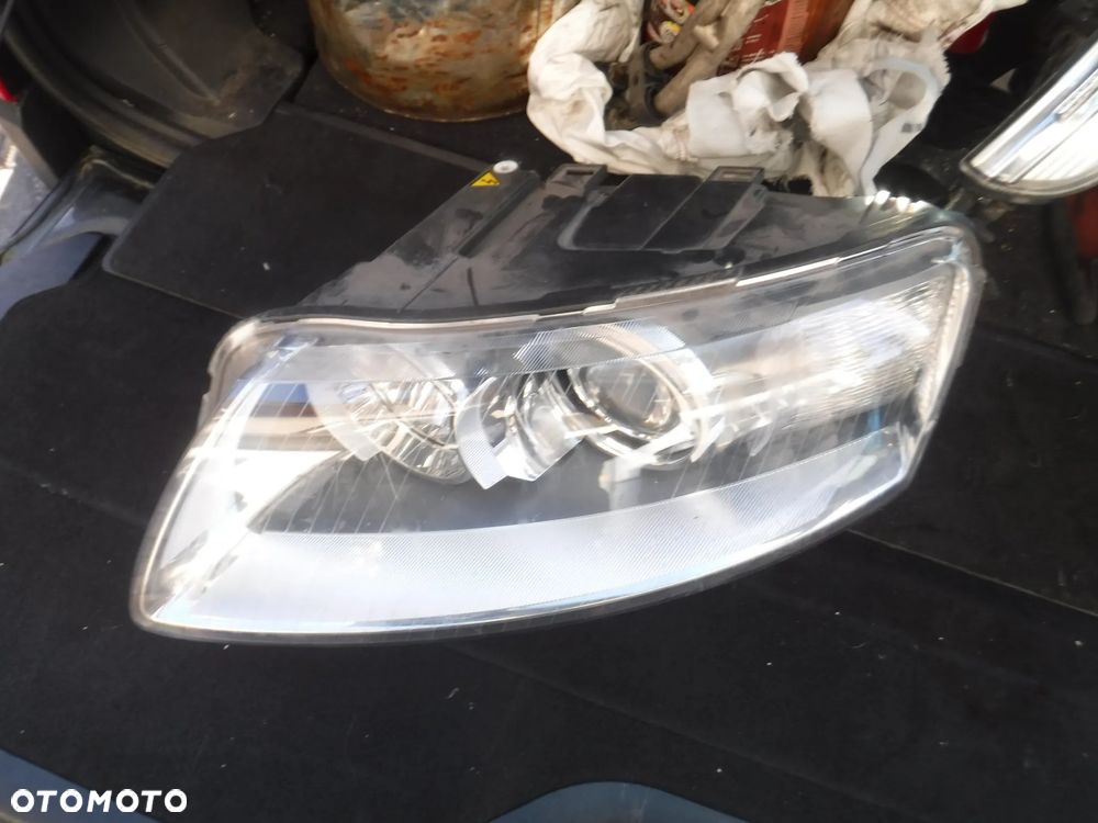 Audi A6 C6 xenon lewy Europa - 2