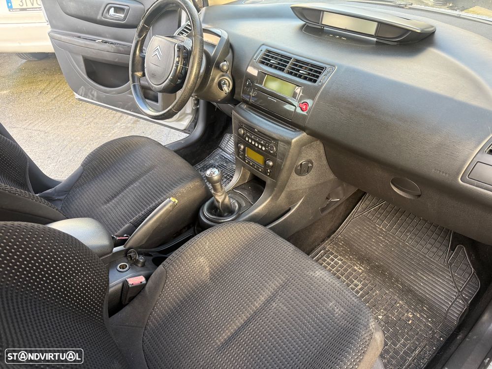 Citroën C4 1.6 HDi SX - 16