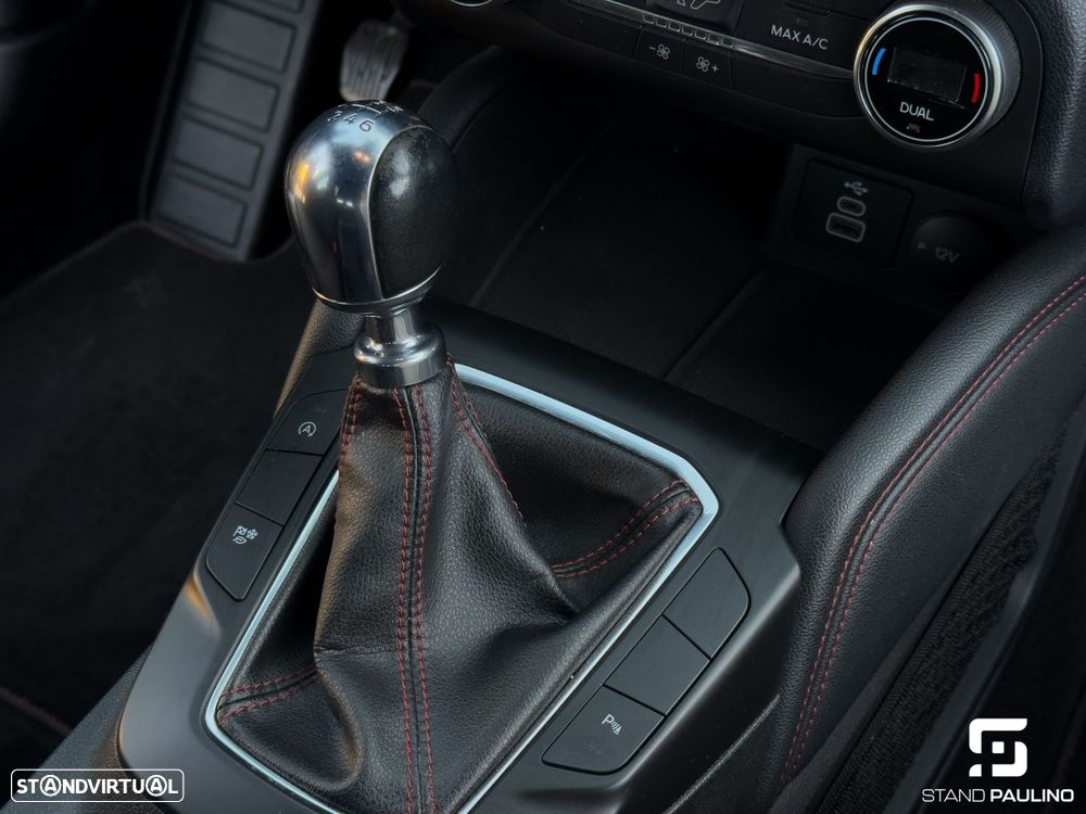 Ford Kuga 1.5 EcoBoost ST-Line - 32