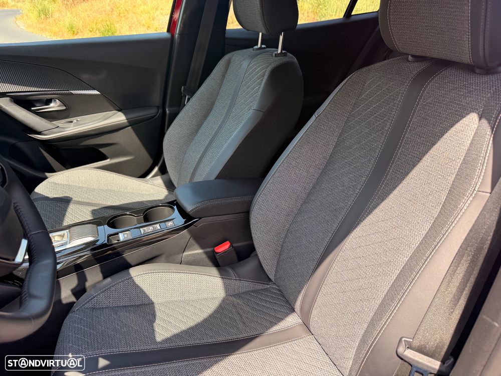 Peugeot 2008 PureTech 130 EAT8 Allure - 14