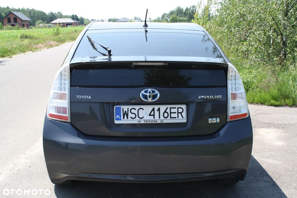Toyota Prius 1.8 HSD Prestige - 8