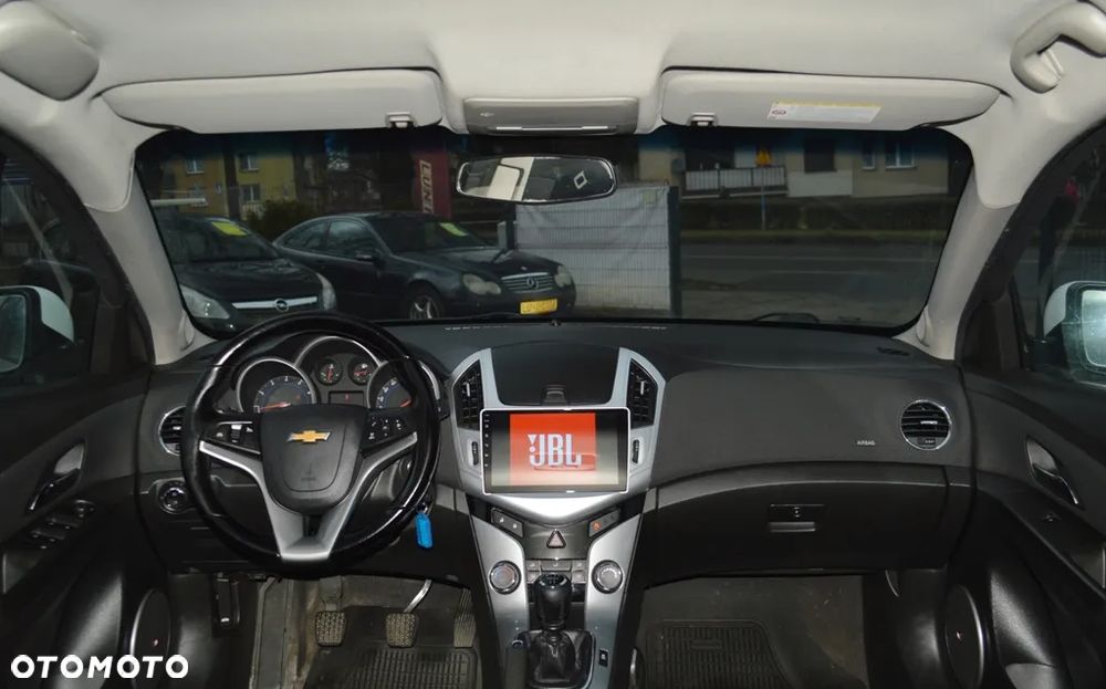 Chevrolet Cruze - 26