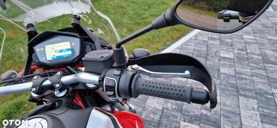 Moto Guzzi V85 - 10