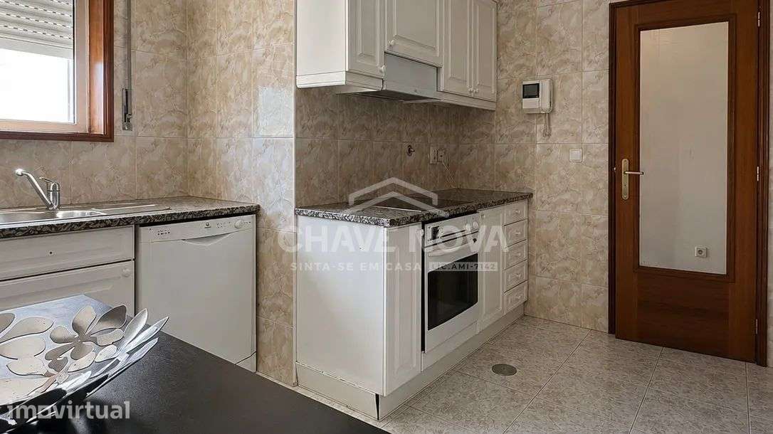 T2 c/ Lugar de Garagem em Oliveira do Douro - Grande imagem: 3/22