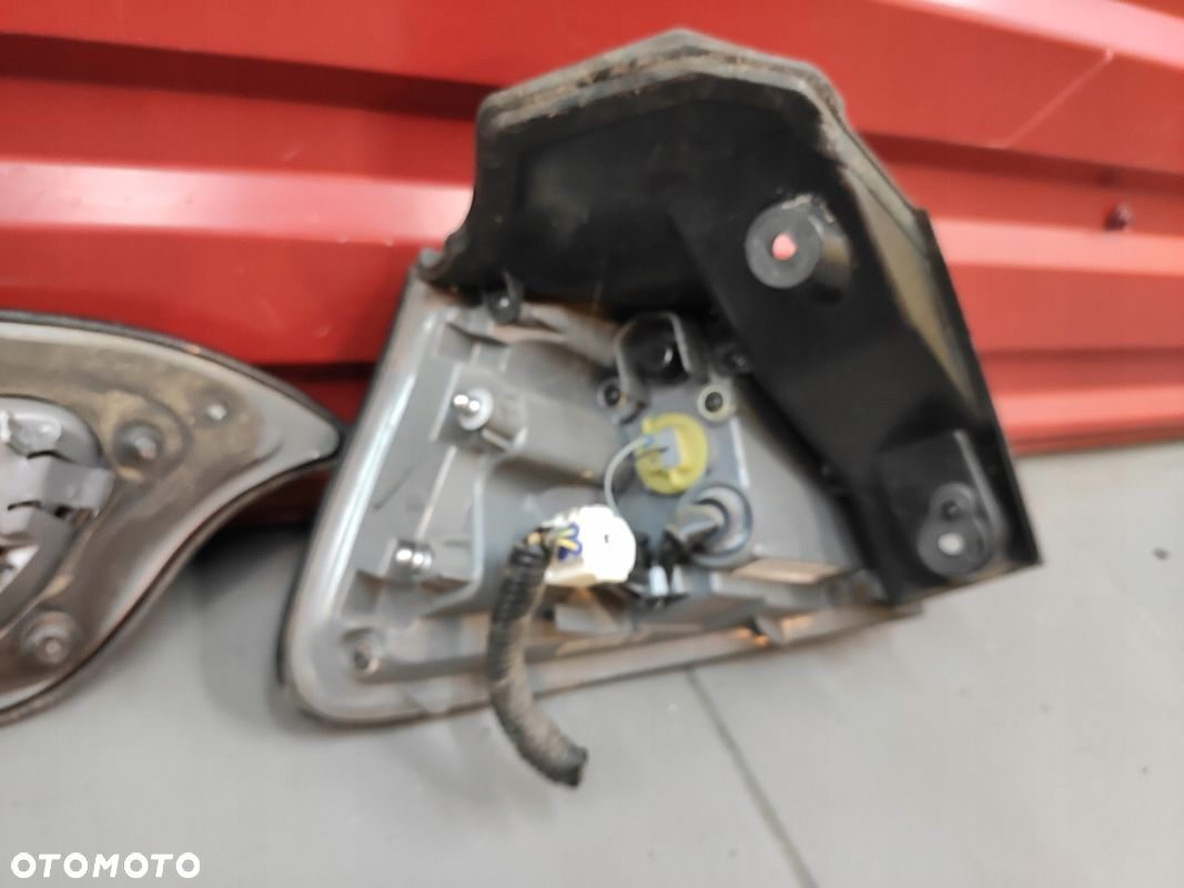 JEEP CHEROKEE KL 13-18 PRZED LIFT LAMPY TYLNE LAMPA PRAWY LEWY TYŁ ORYGINAŁ - 12