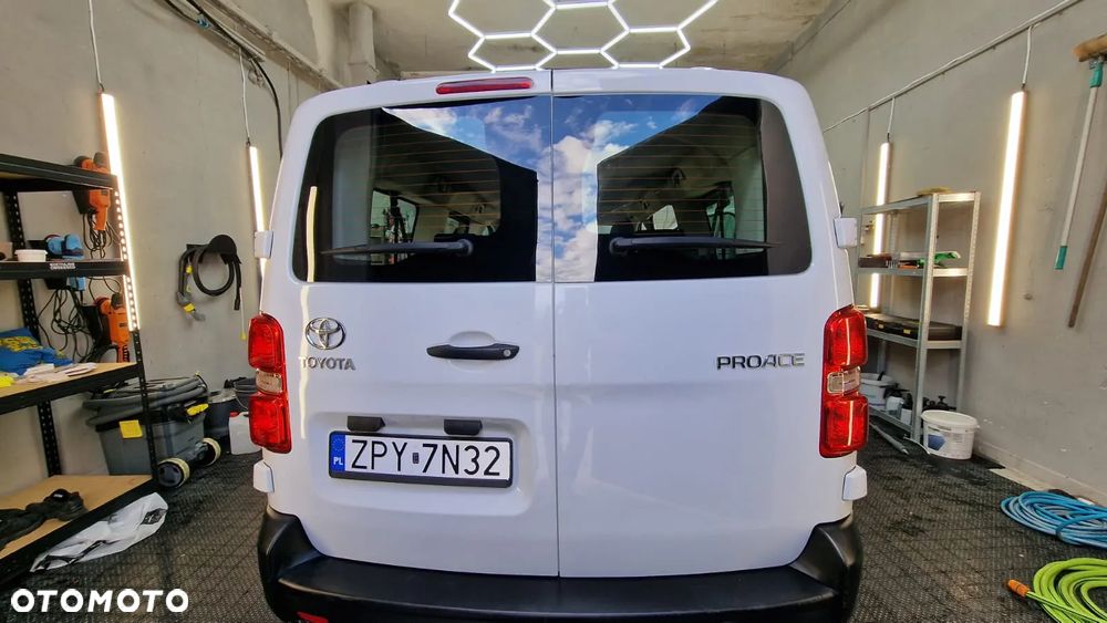 Toyota ProAce Kombi 2.0 D-4D Long 2,8t - 5