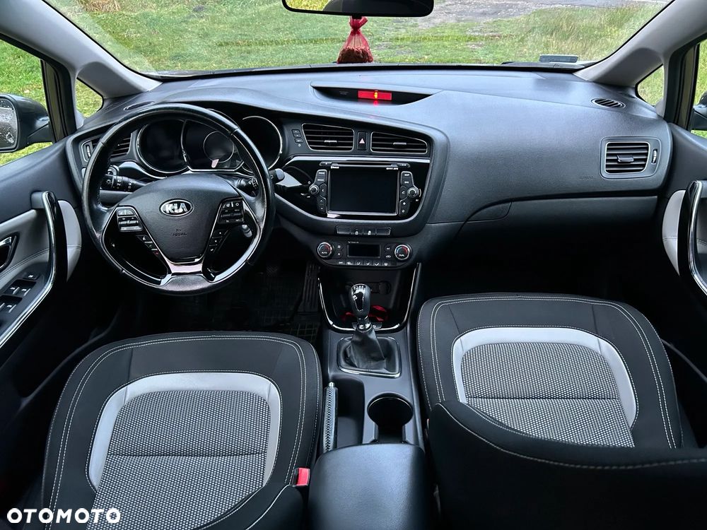 Kia Ceed - 9