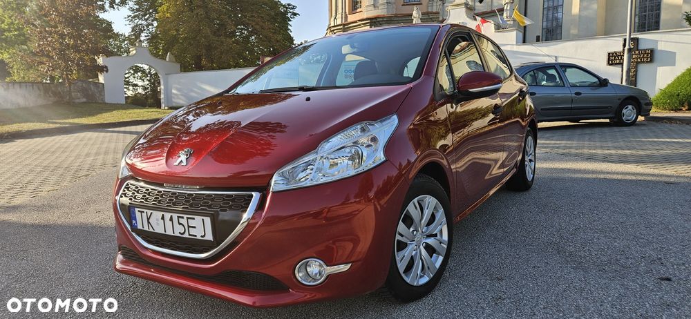 Peugeot 208 - 1