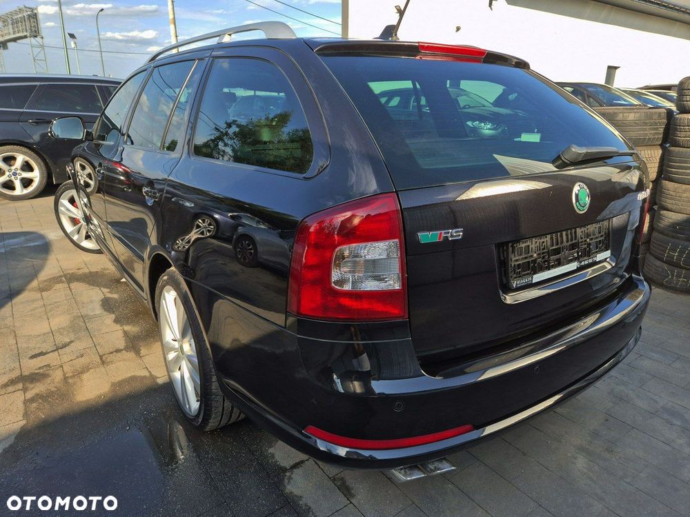 Skoda Octavia Combi 2.0 TDI CR DPF DSG RS - 5