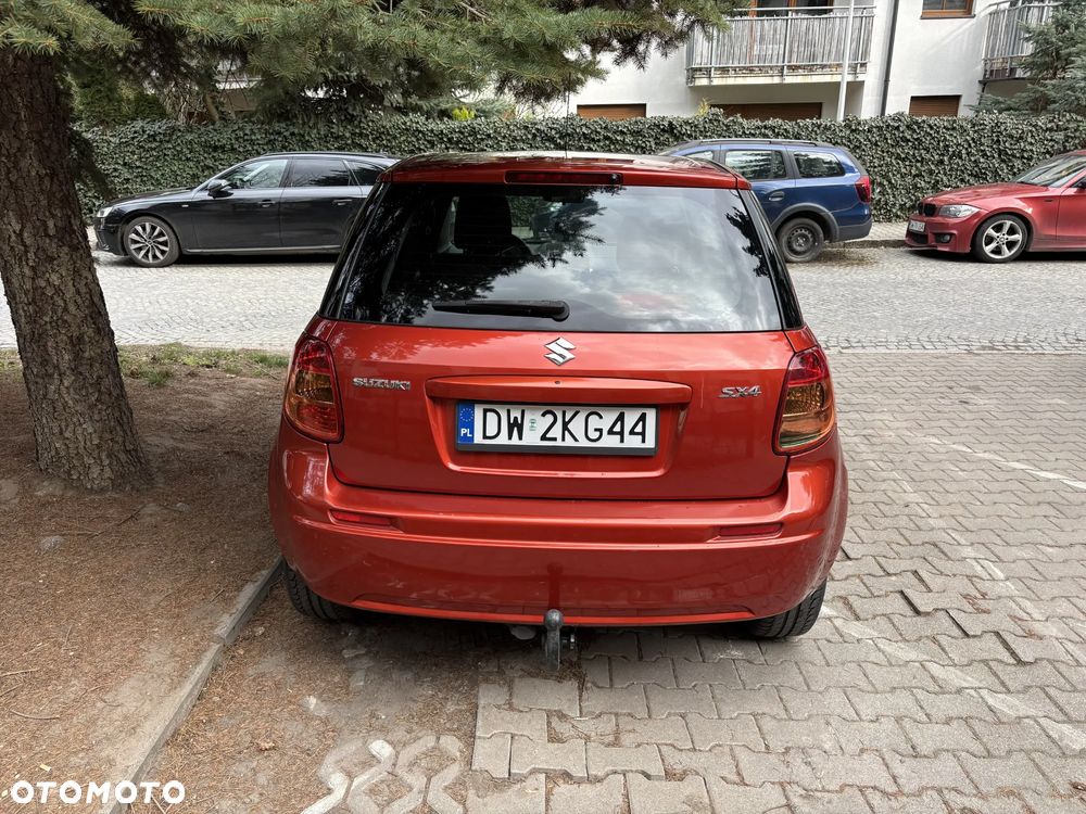 Suzuki SX4 1.6 Premium - 4