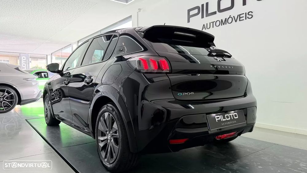 Peugeot e-208 - 10