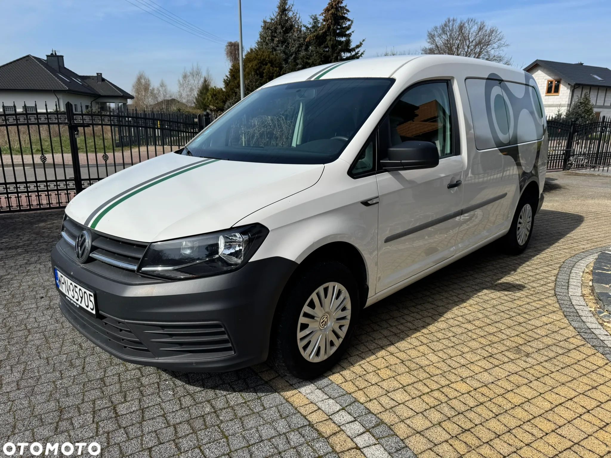 Volkswagen Caddy Maxi 2.0 TDI Comfortline - 1