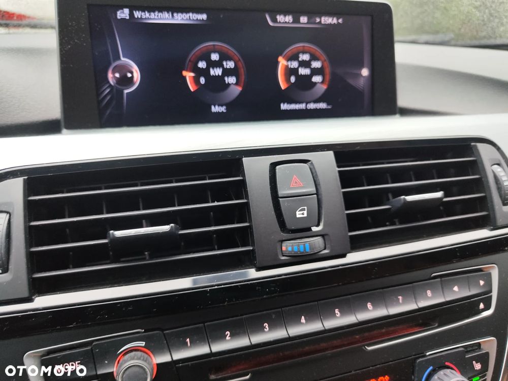 BMW Seria 3 325d Luxury Line sport - 30