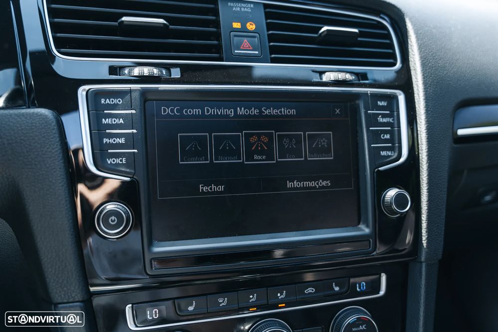 VW Golf 2.0 TSI R DSG - 32
