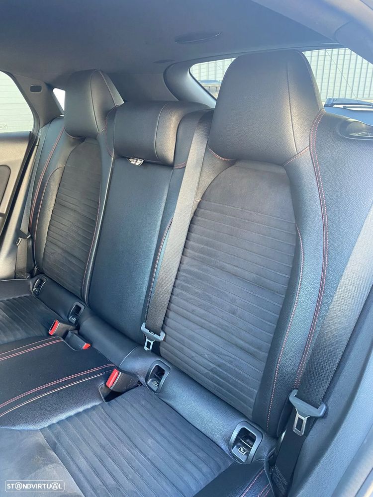 Mercedes-Benz CLA 180 d Shooting Brake AMG Line Aut. - 12