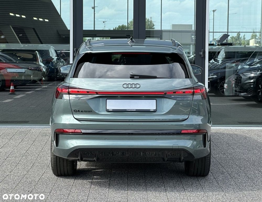 Audi Q4 e-tron - 8
