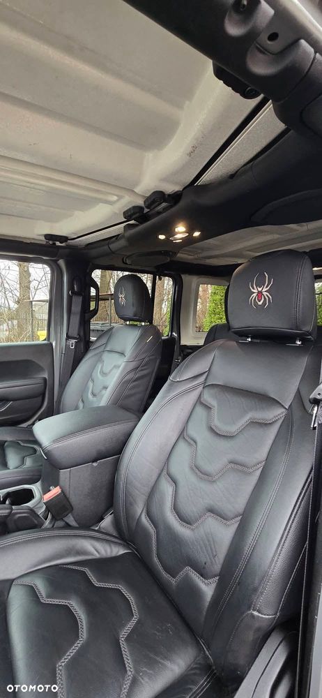 Jeep Wrangler - 8