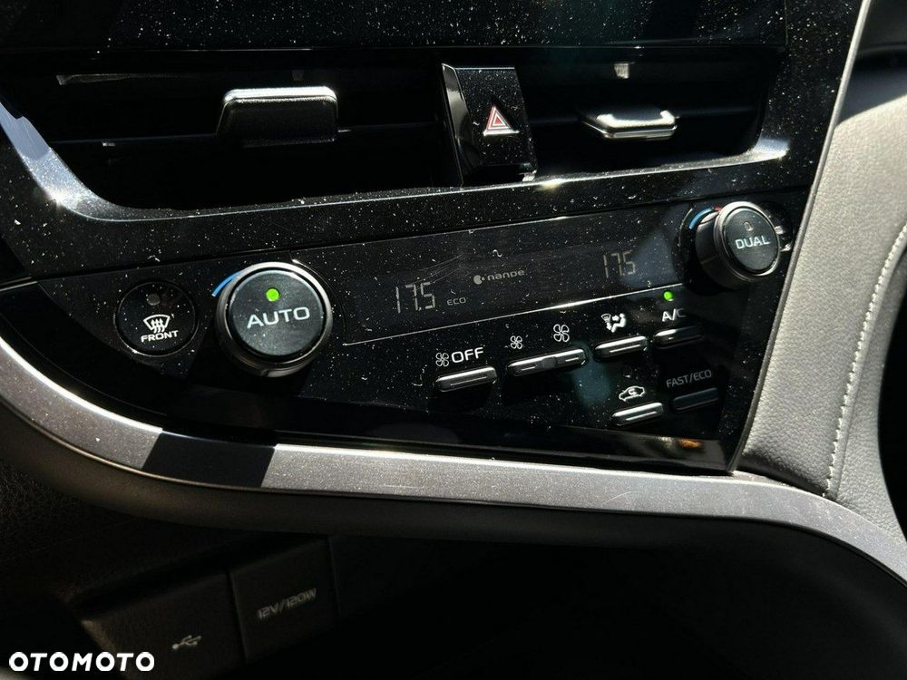 Toyota Camry 2.5 Hybrid Comfort CVT - 30