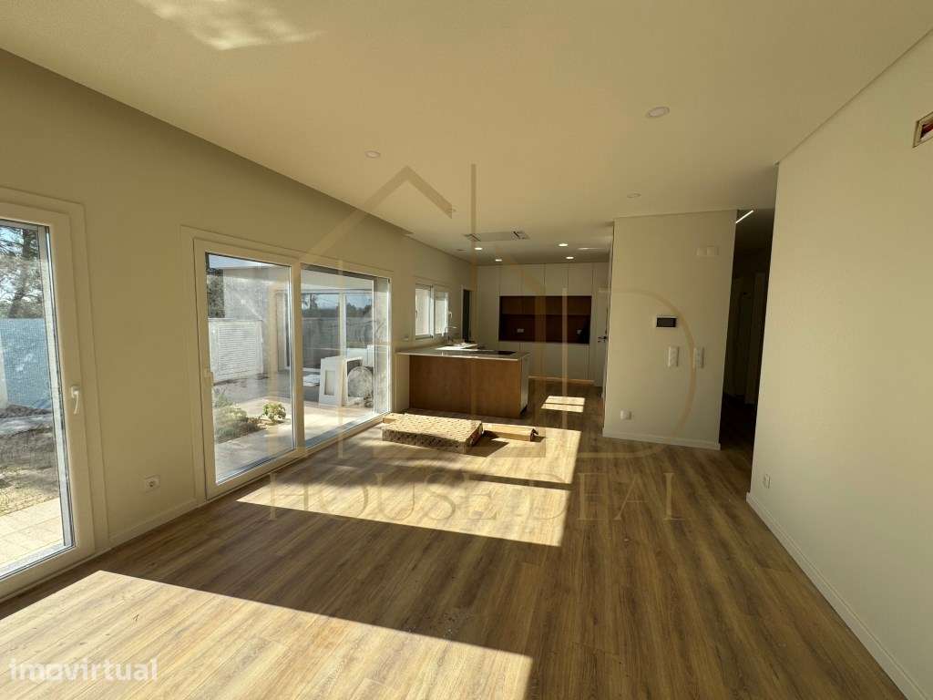ESPLÊNDIDA! Moradia Térrea T3 com Garagem e Piscina. Qta da Marques... - Grande imagem: 4/15