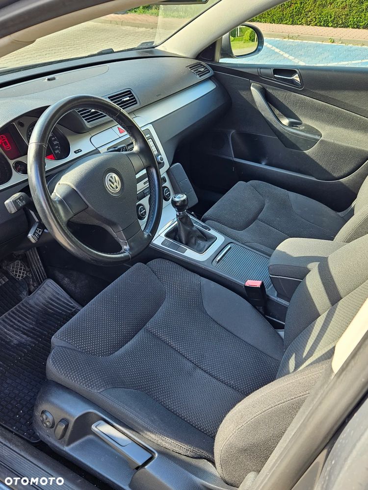 Volkswagen Passat 2.0 TDI Comfortline - 6