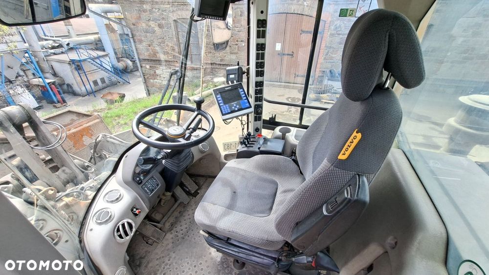 Volvo L 70 H 4X4 - 11
