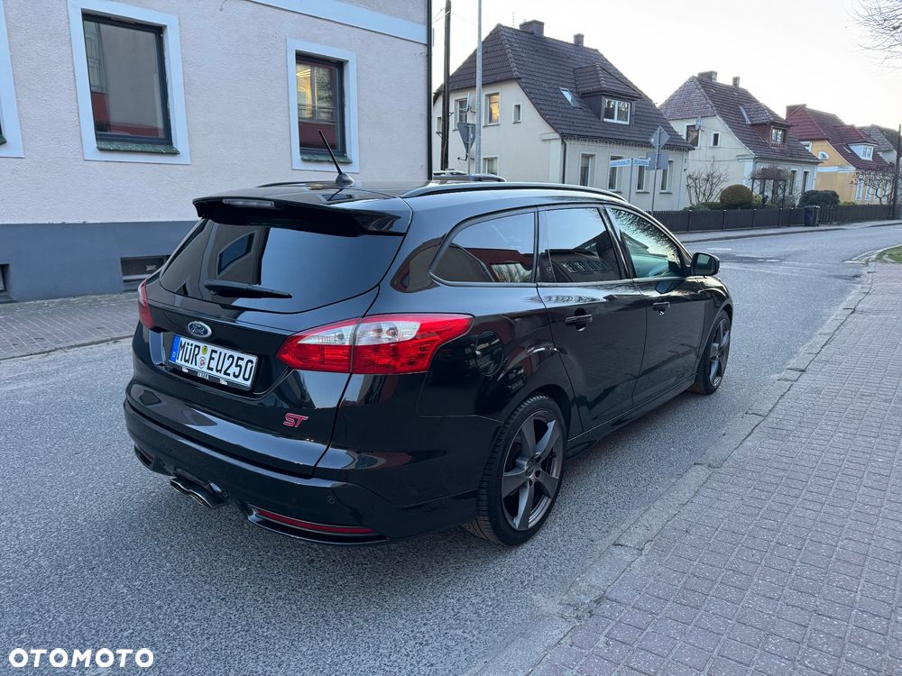 Ford Focus 2.0 EcoBoost ST mit Leder-Sport-Paket - 6