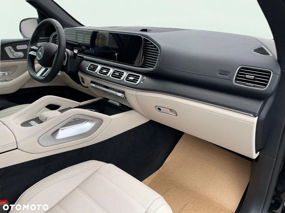 Mercedes-Benz GLS - 25