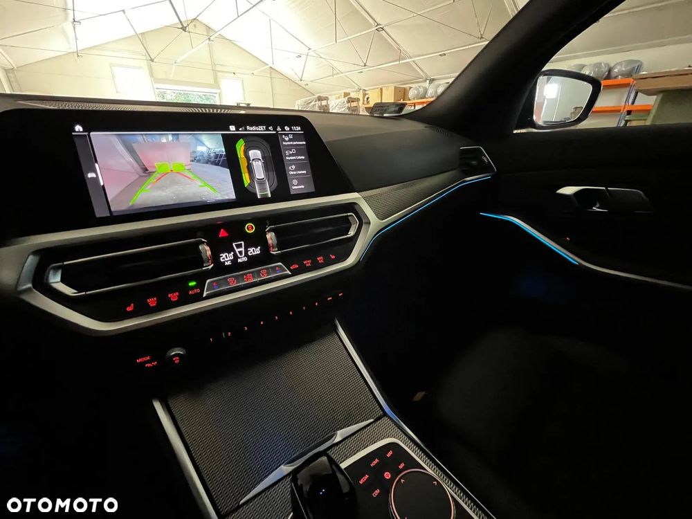 BMW Seria 3 330e M Sport sport - 16