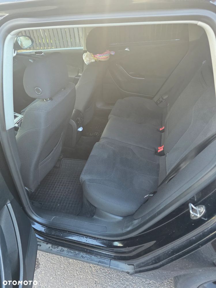 Volkswagen Passat 2.0 TDI Comfortline - 14